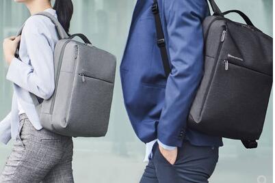 企業(yè)送員工定制電腦包，是手提包好還是背包好?