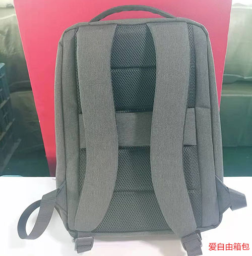 西安交通大學(xué)禮品雙肩背包產(chǎn)線實(shí)拍圖：
